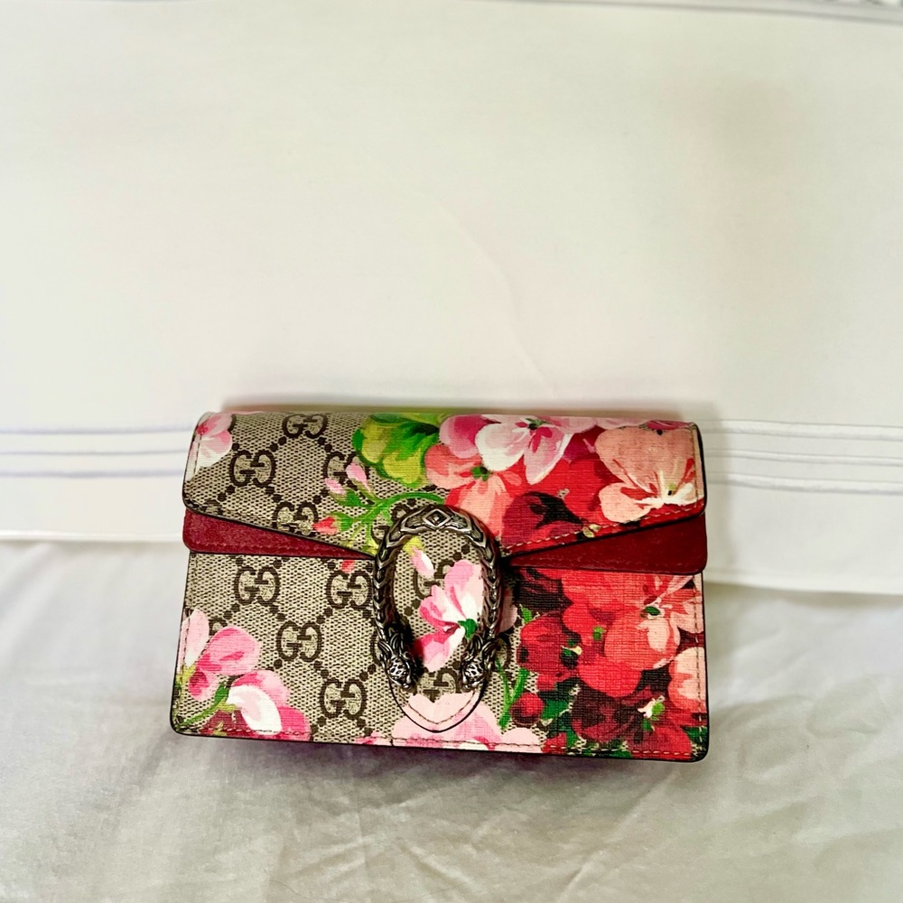 Authentic GG Supreme Monogram Blooms Super Mini Dionysus Bag  Multicolor